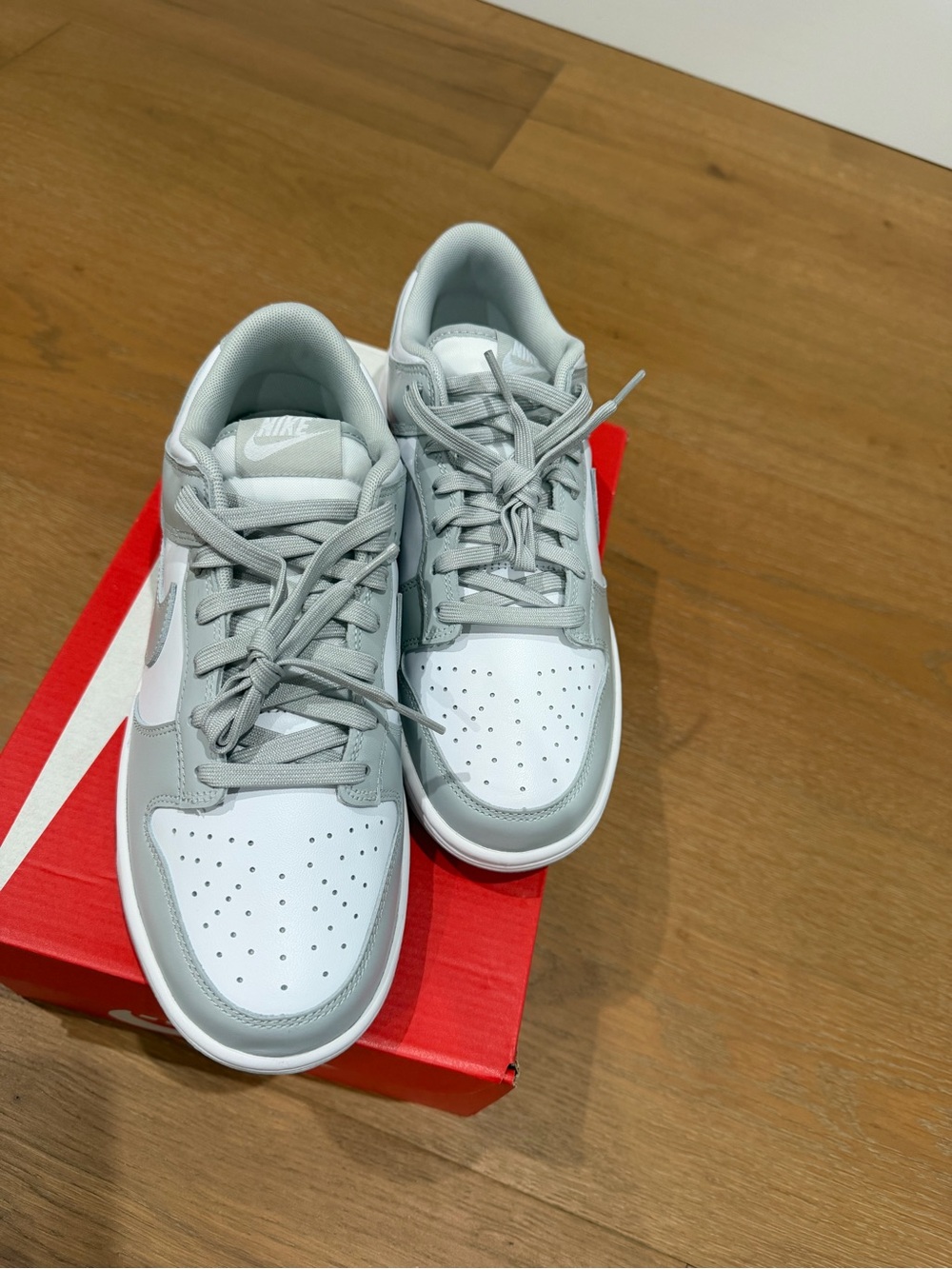 Nike Men’s White & Light Grey Low-Top Sneakers